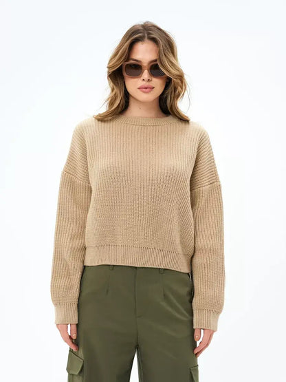 Cappuccino Sweater by Lauven in oversized knit, warm beige, perfect for a cozy and stylish winter look.