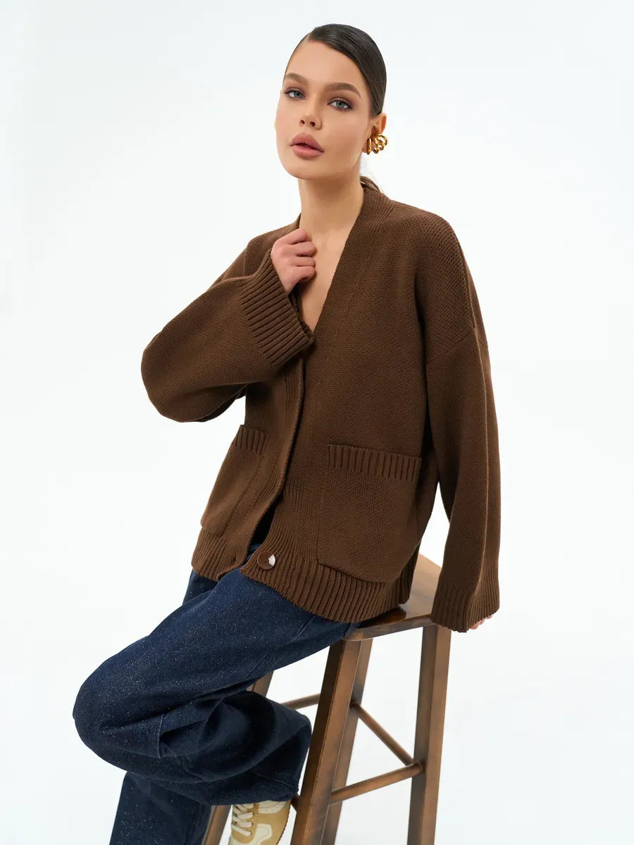 Cocoa Cardigan by Lauven – Warm oversized knitwear with button closure in chocolate brown.