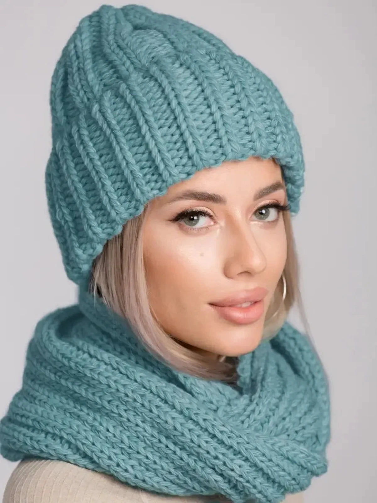Turquoise Winter Accessories Set