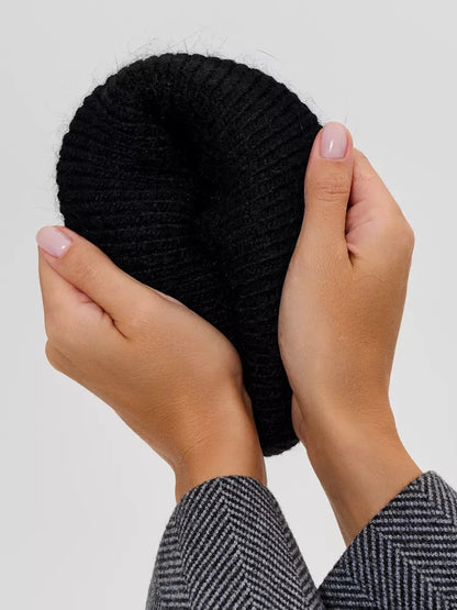 Noir Beanie