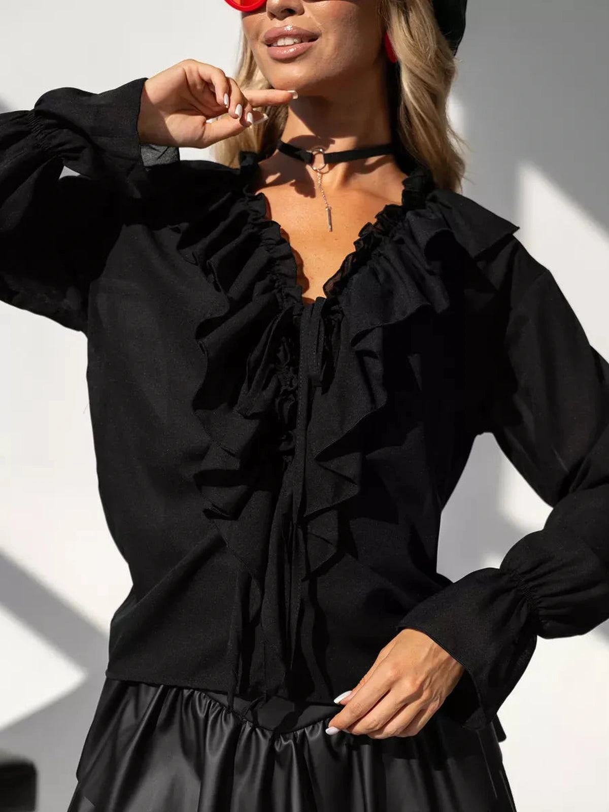 Noir Blouse
