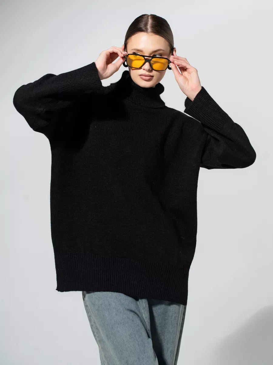 Onyx Sweater by Lauven, oversized knitwear piece in classic black, perfect for fall and winter layering.