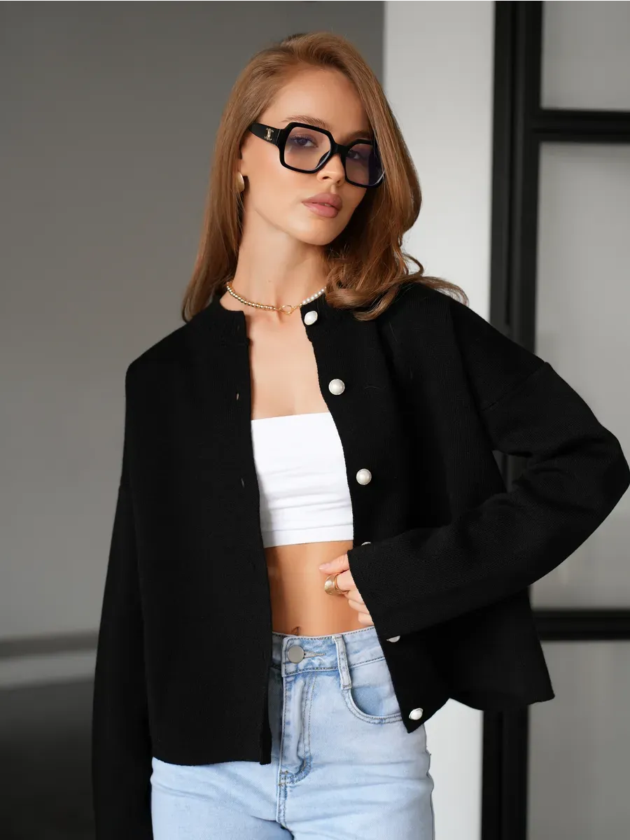 Obsidian Cardigan by Lauven, warm black knitwear with button closure in a chic cropped silhouette.