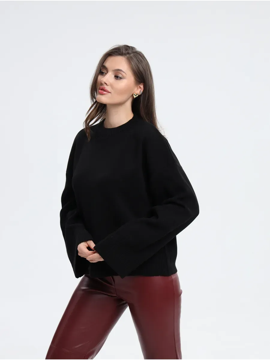 Seren Sweater by Lauven - Contemporary oversized knitwear in black for versatile styling.