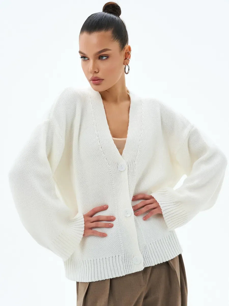 Ivory Cardigan by Lauven – Cozy oversized knitwear with button closure, perfect for layering in any season.