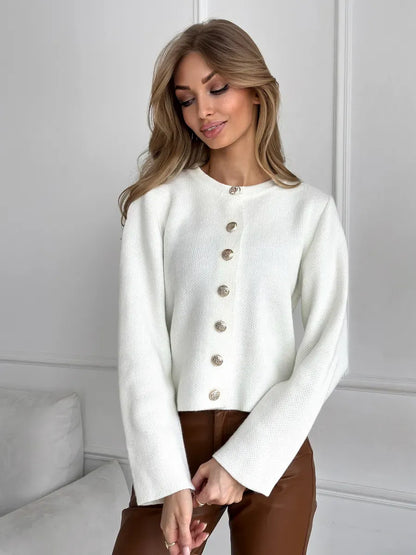 Ivory Cardigan by Lauven – Elegant cropped knitwear with button closure, perfect for youthful fashion and comfort.