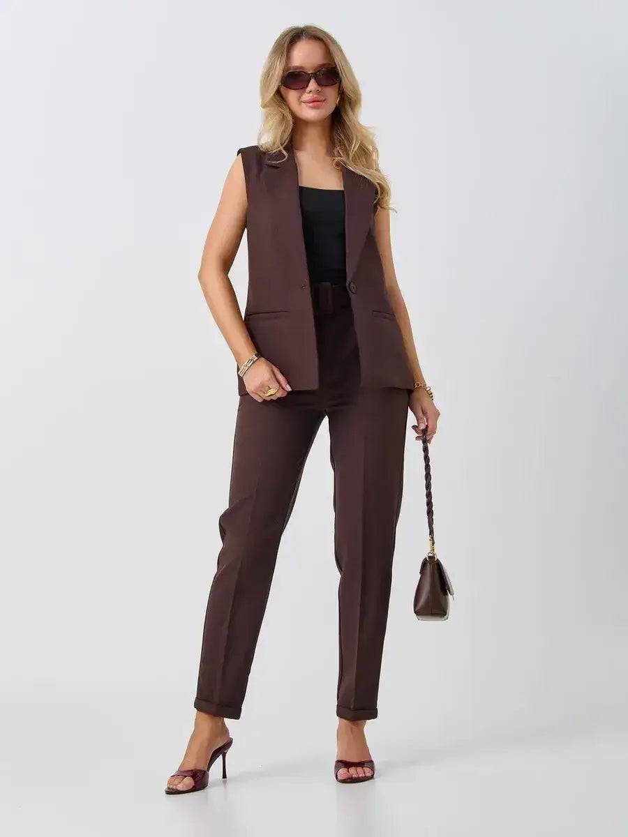 Cacao Suit Set by Lauven – Stylish sleeveless chocolate vest and high-waist pants ensemble for modern women.