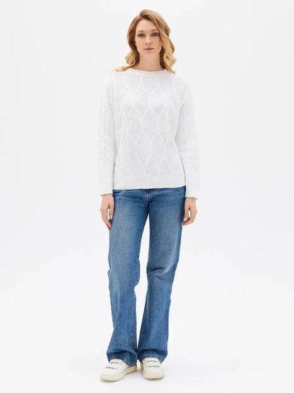 Celeste Sweater from Lauven, elegant white knitwear with patterned sleeves, ideal for cooler seasons.