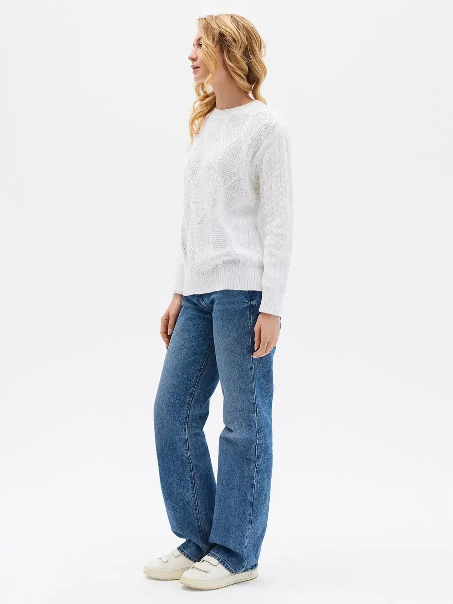 Celeste Sweater from Lauven, elegant white knitwear with patterned sleeves, perfect for cooler seasons.