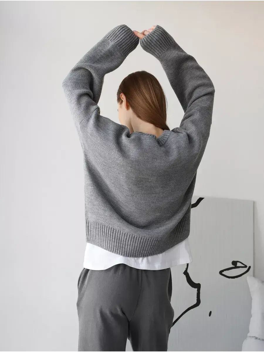 Nova Pullover from Lauven - Oversized cropped women's sweater in chic silver-gray melange.
