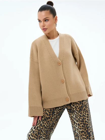 Maple Cardigan by Lauven – Oversized beige knitwear with button closure, perfect for layering in fall and winter.